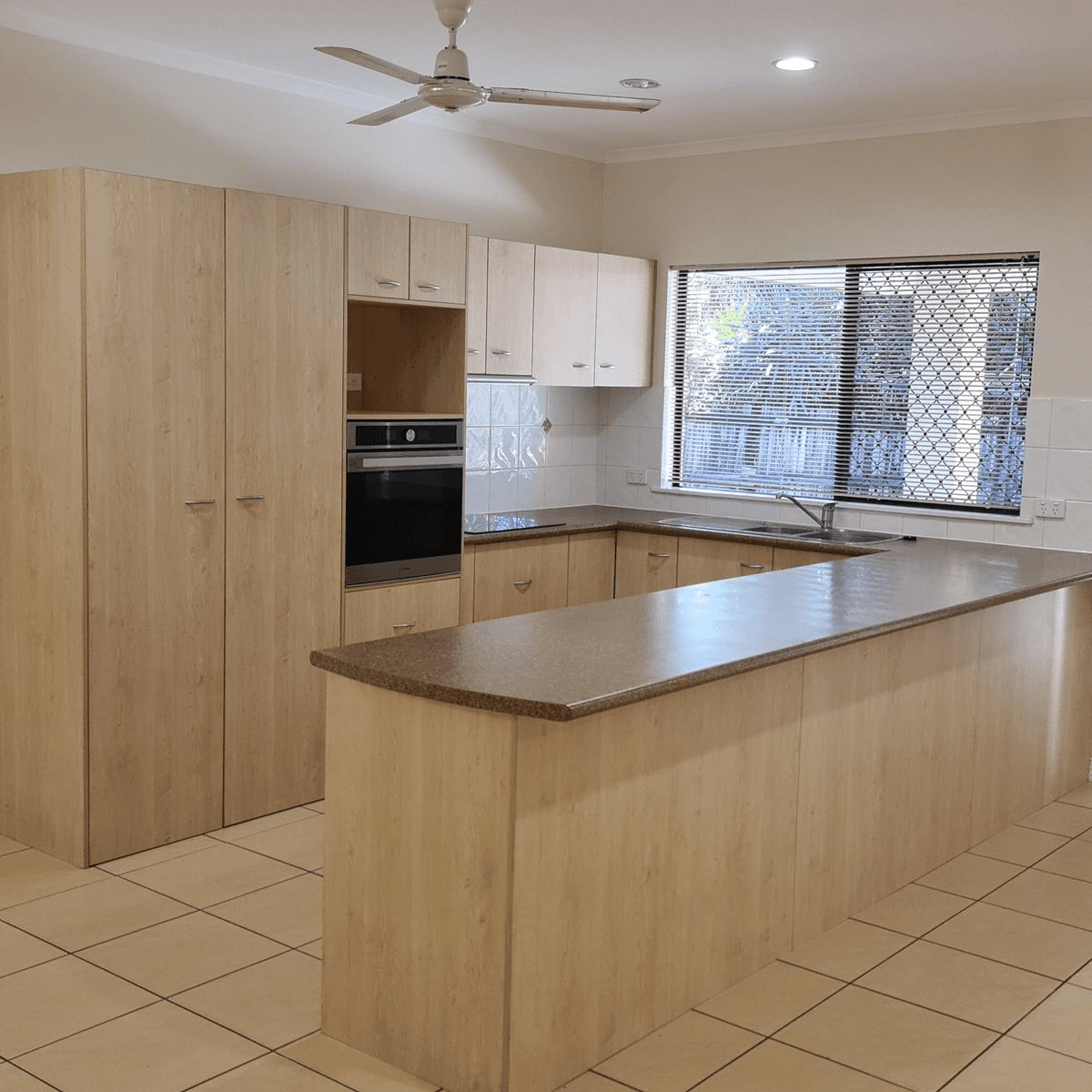 6 Nell Close, KANIMBLA, QLD 4870