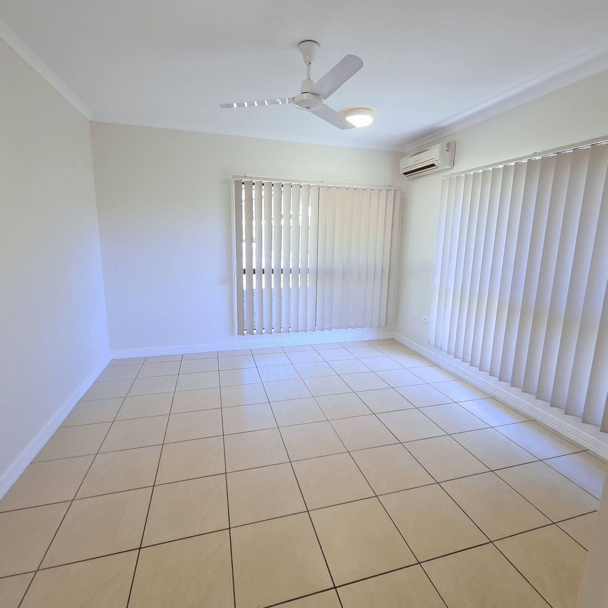 6 Nell Close, KANIMBLA, QLD 4870