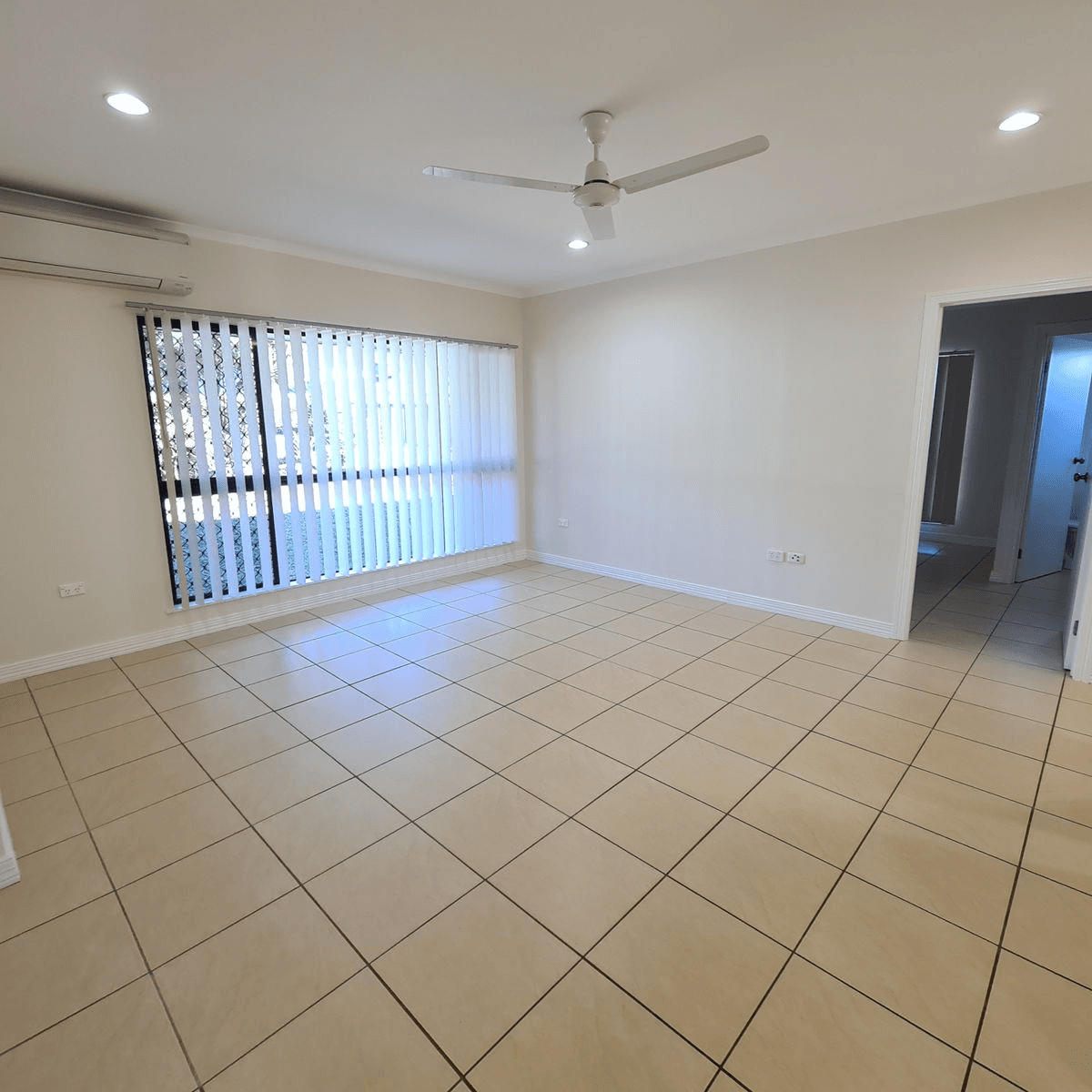6 Nell Close, KANIMBLA, QLD 4870
