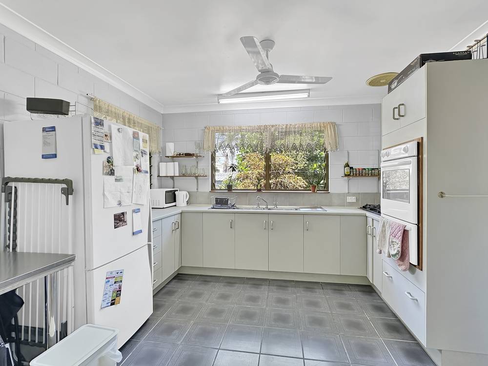23 Hurst St, Picnic Bay, QLD 4819