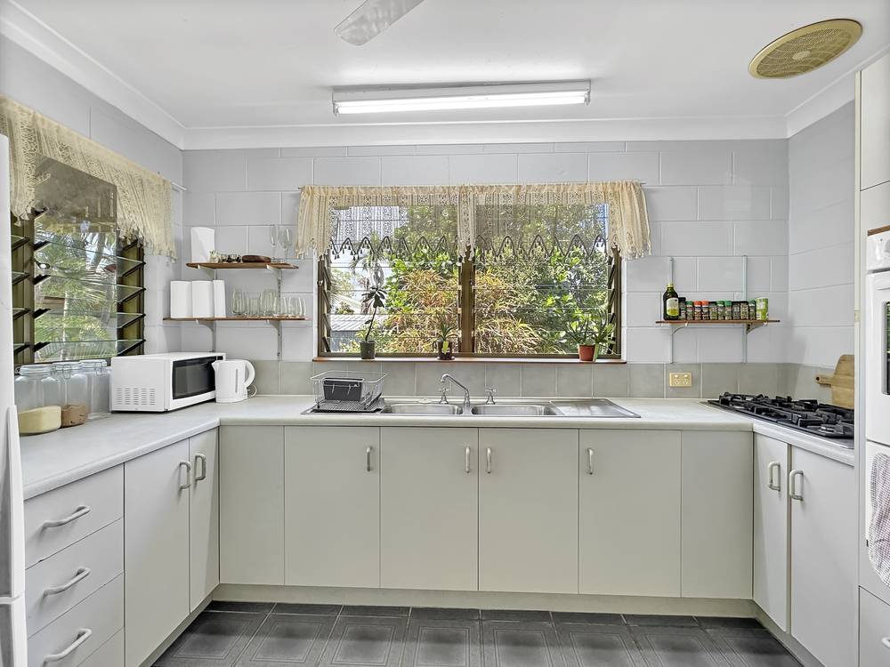 23 Hurst St, Picnic Bay, QLD 4819