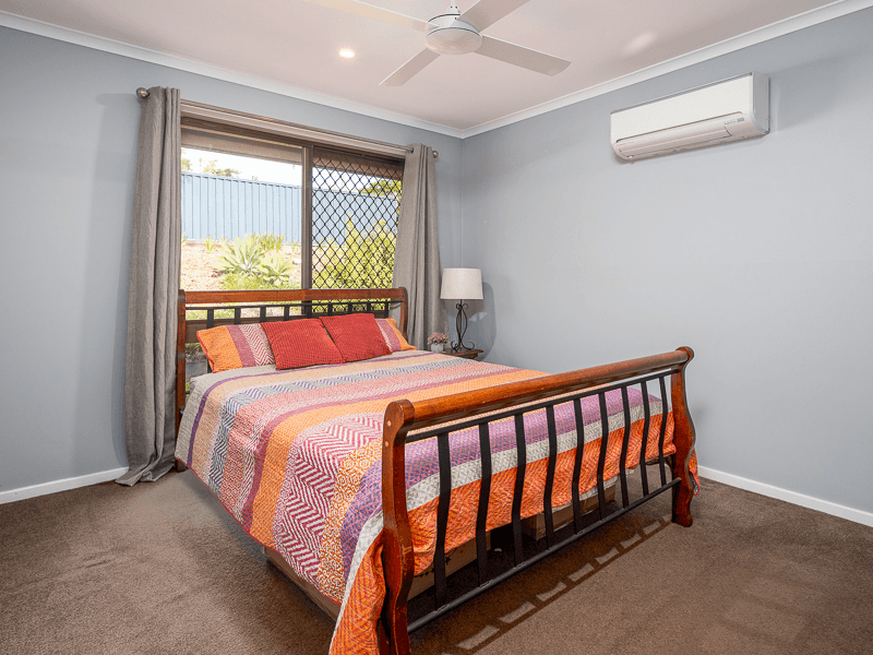 22 Radcliffe Street, Sinnamon Park, QLD 4073