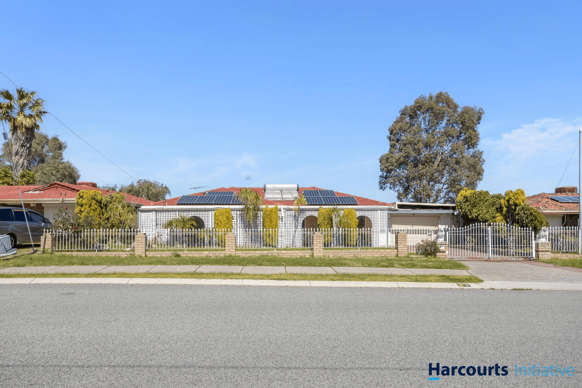 27 Arnos Way, GIRRAWHEEN, WA 6064