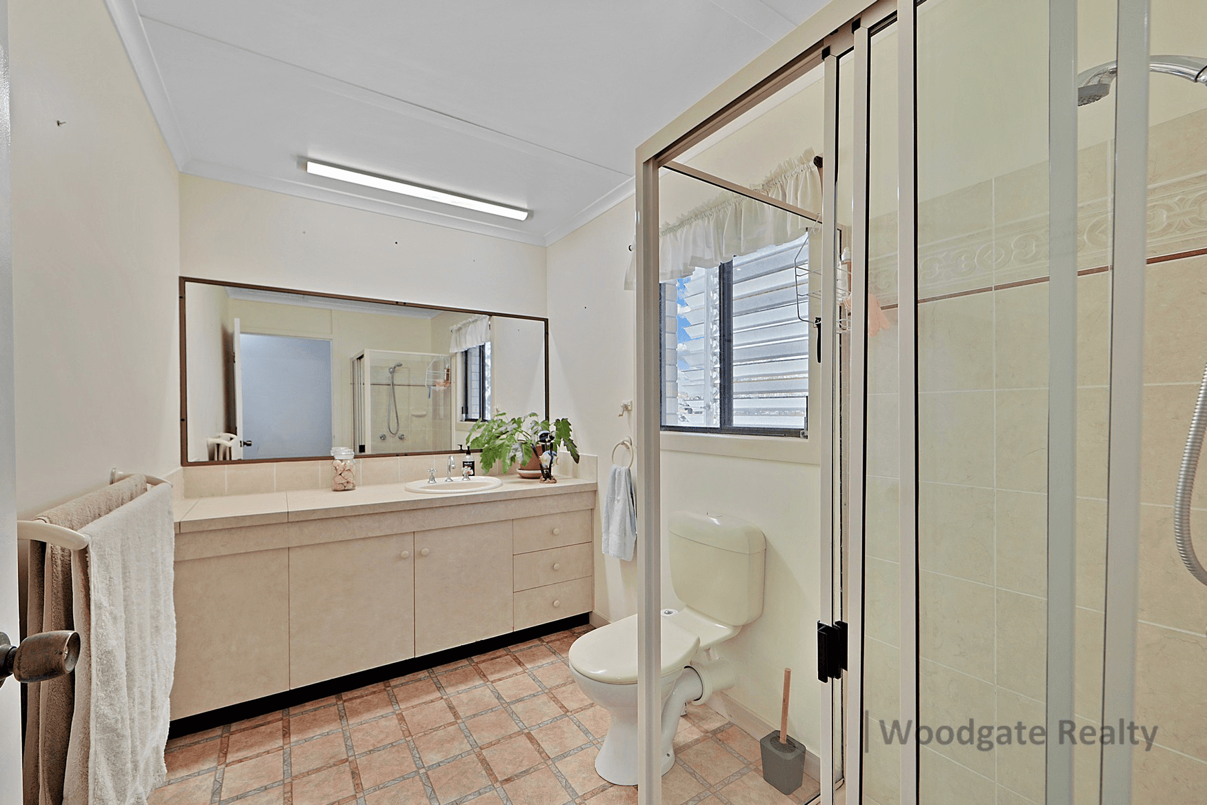 11 Esplanade, WOODGATE, QLD 4660