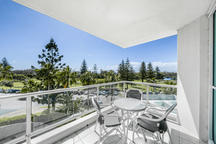 12/177 Old Burleigh Road, BROADBEACH, QLD 4218