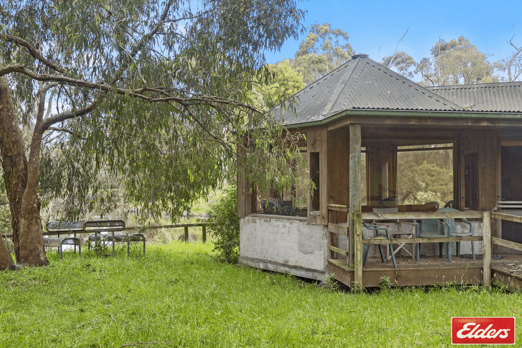 350  Henrys Road, LOCH, VIC 3945