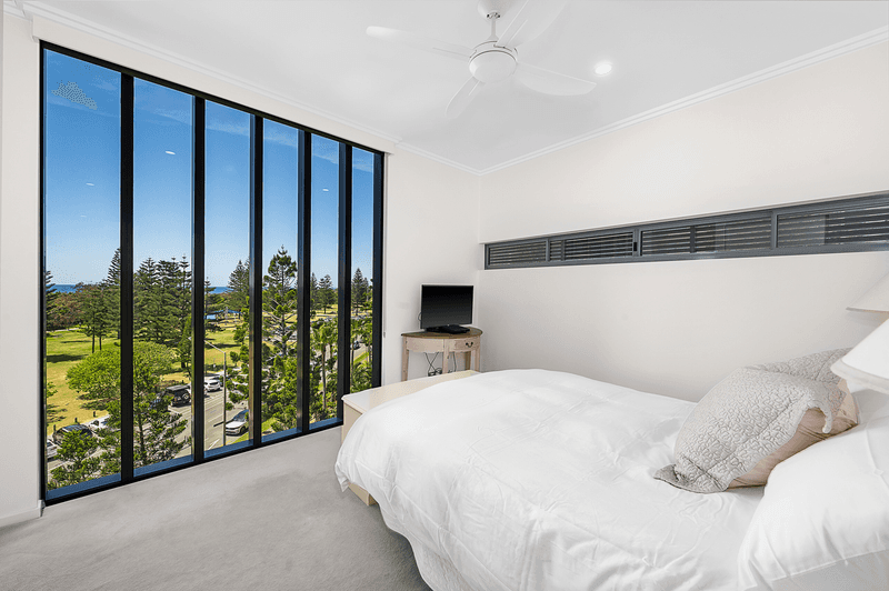 12/173 Old Burleigh Road, BROADBEACH, QLD 4218