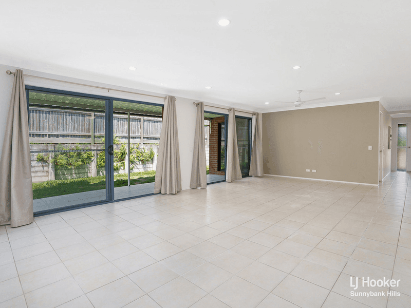 4 Flametree Crescent, BERRINBA, QLD 4117