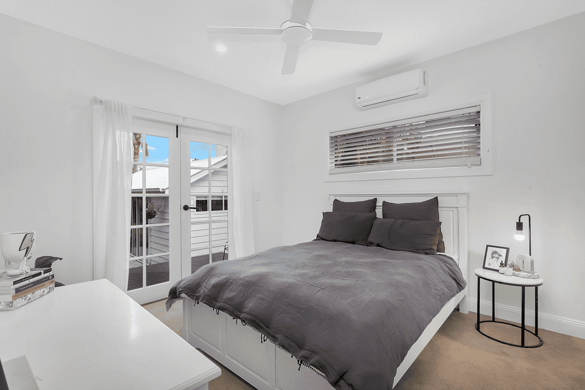 10 Lemana Lane, BURLEIGH HEADS, QLD 4220