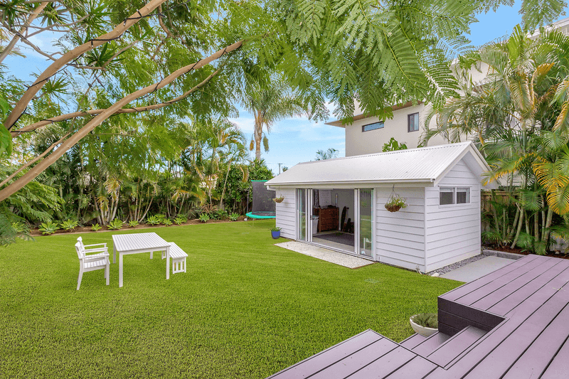 10 Lemana Lane, BURLEIGH HEADS, QLD 4220