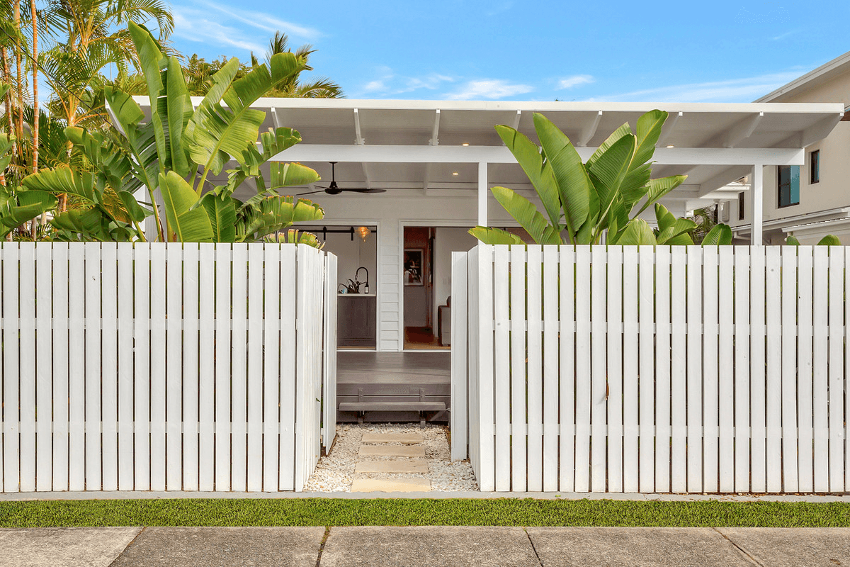 10 Lemana Lane, BURLEIGH HEADS, QLD 4220