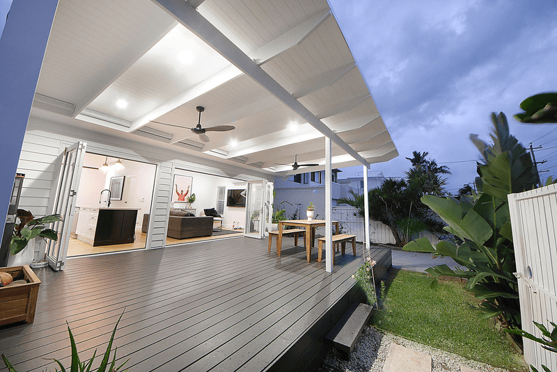 10 Lemana Lane, BURLEIGH HEADS, QLD 4220