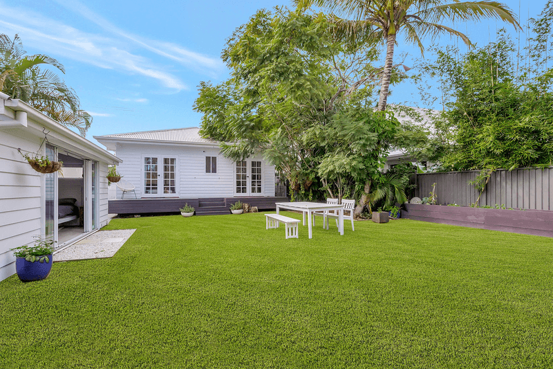 10 Lemana Lane, BURLEIGH HEADS, QLD 4220