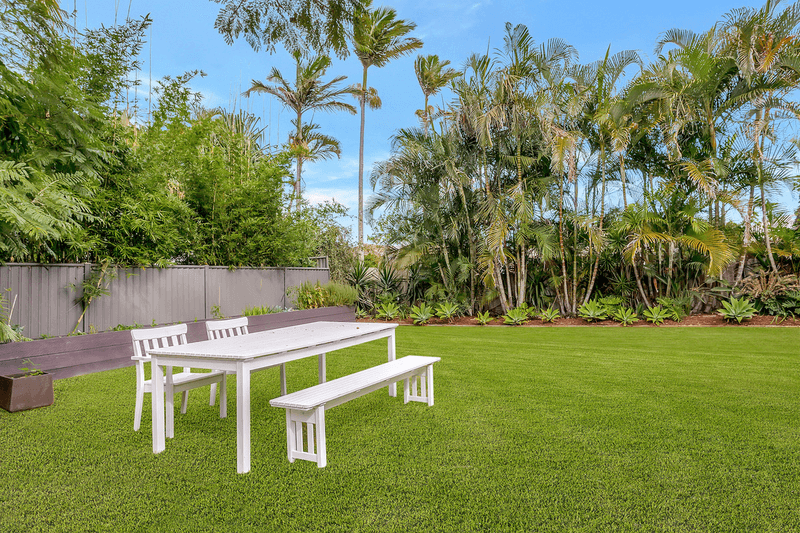 10 Lemana Lane, BURLEIGH HEADS, QLD 4220