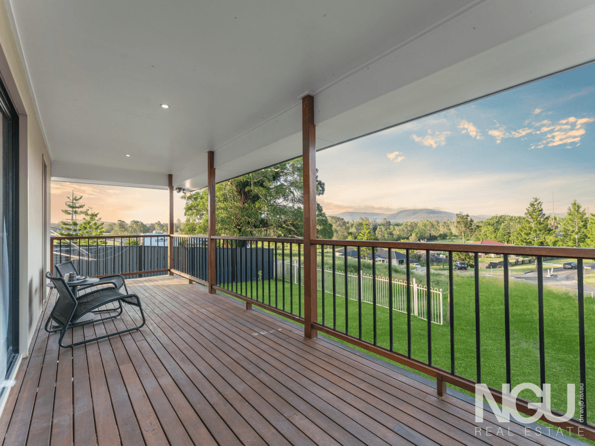 1 Greenview Court, Karalee, QLD 4306