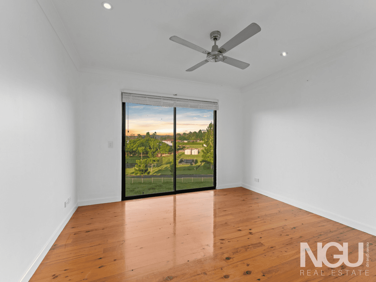 1 Greenview Court, Karalee, QLD 4306