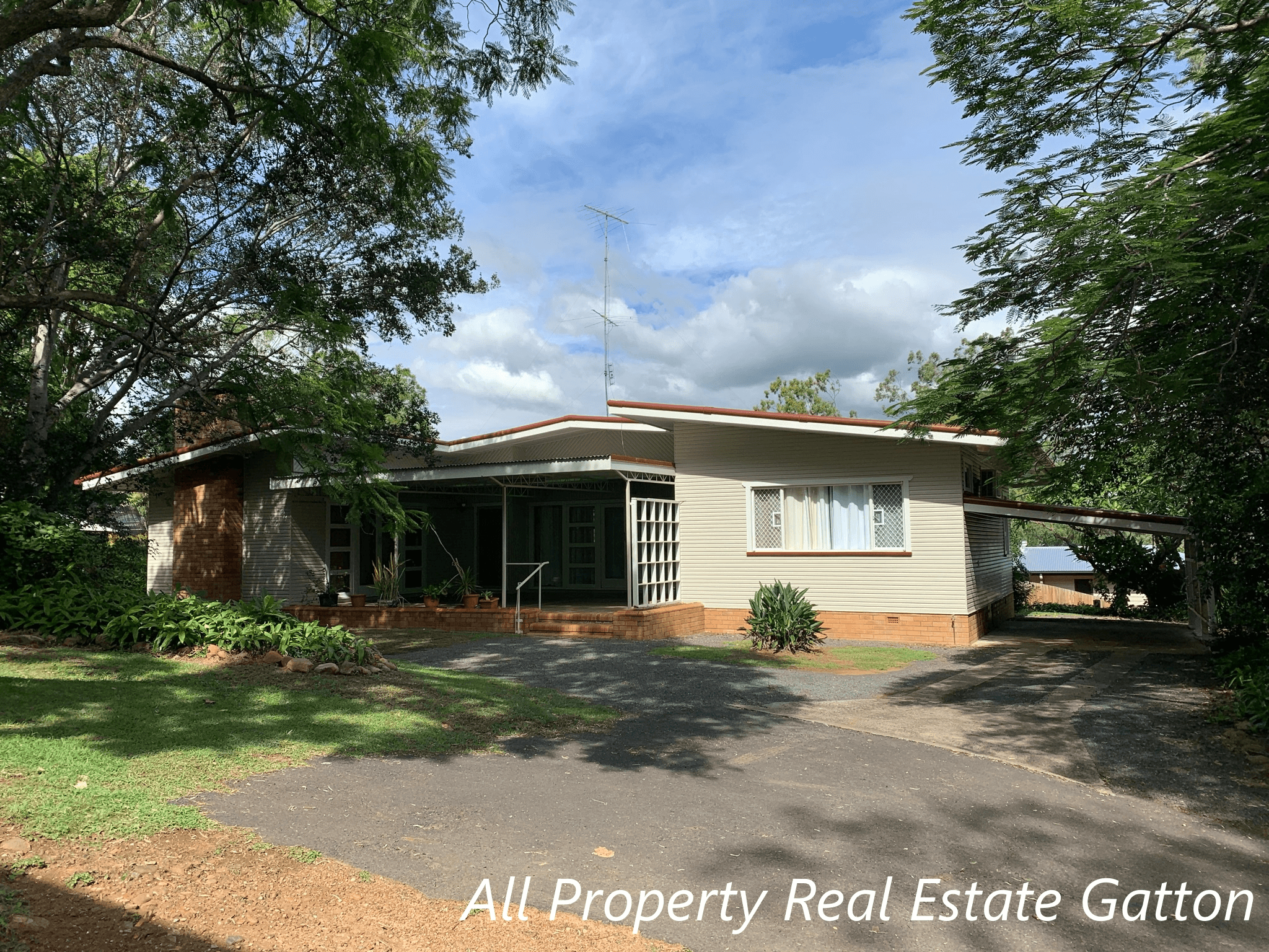 22 Riddell Street, GATTON, QLD 4343