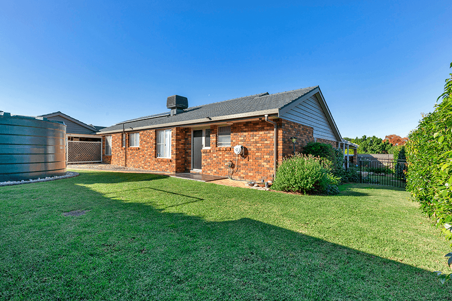 13 The Mews, TAMWORTH, NSW 2340