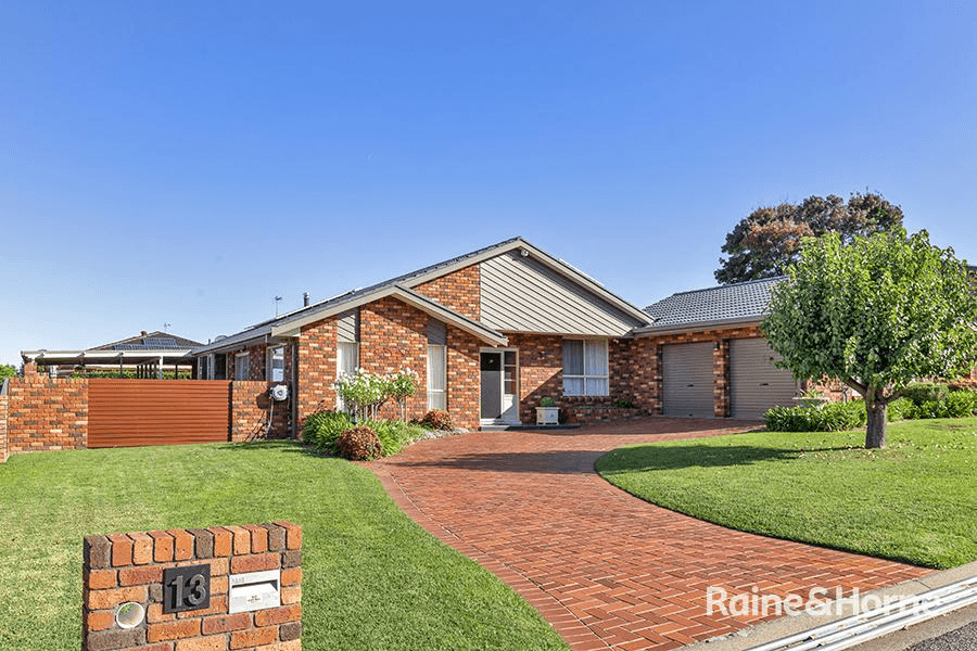 13 The Mews, TAMWORTH, NSW 2340