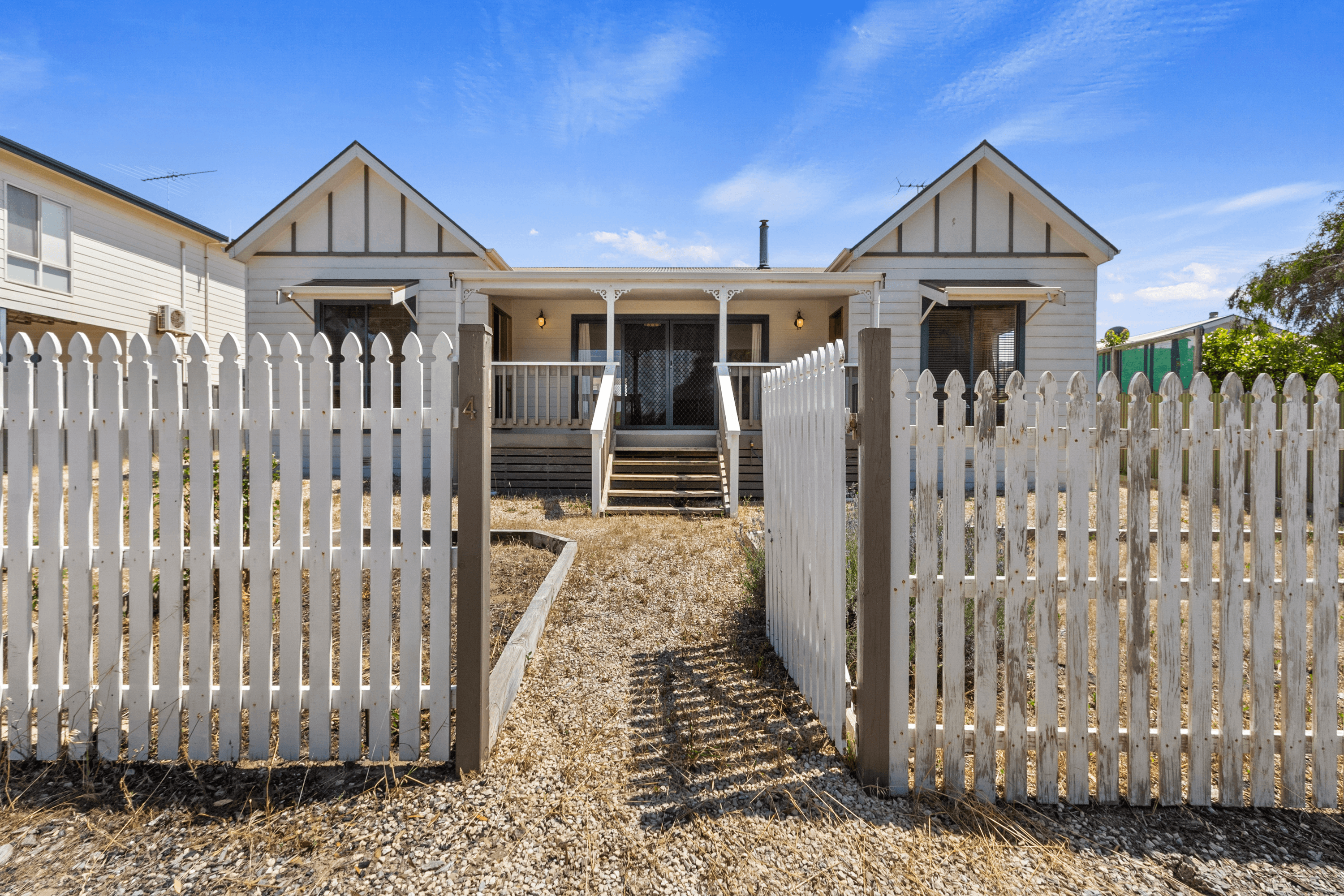 4 The Esplanade, PORT MOOROWIE, SA 5576