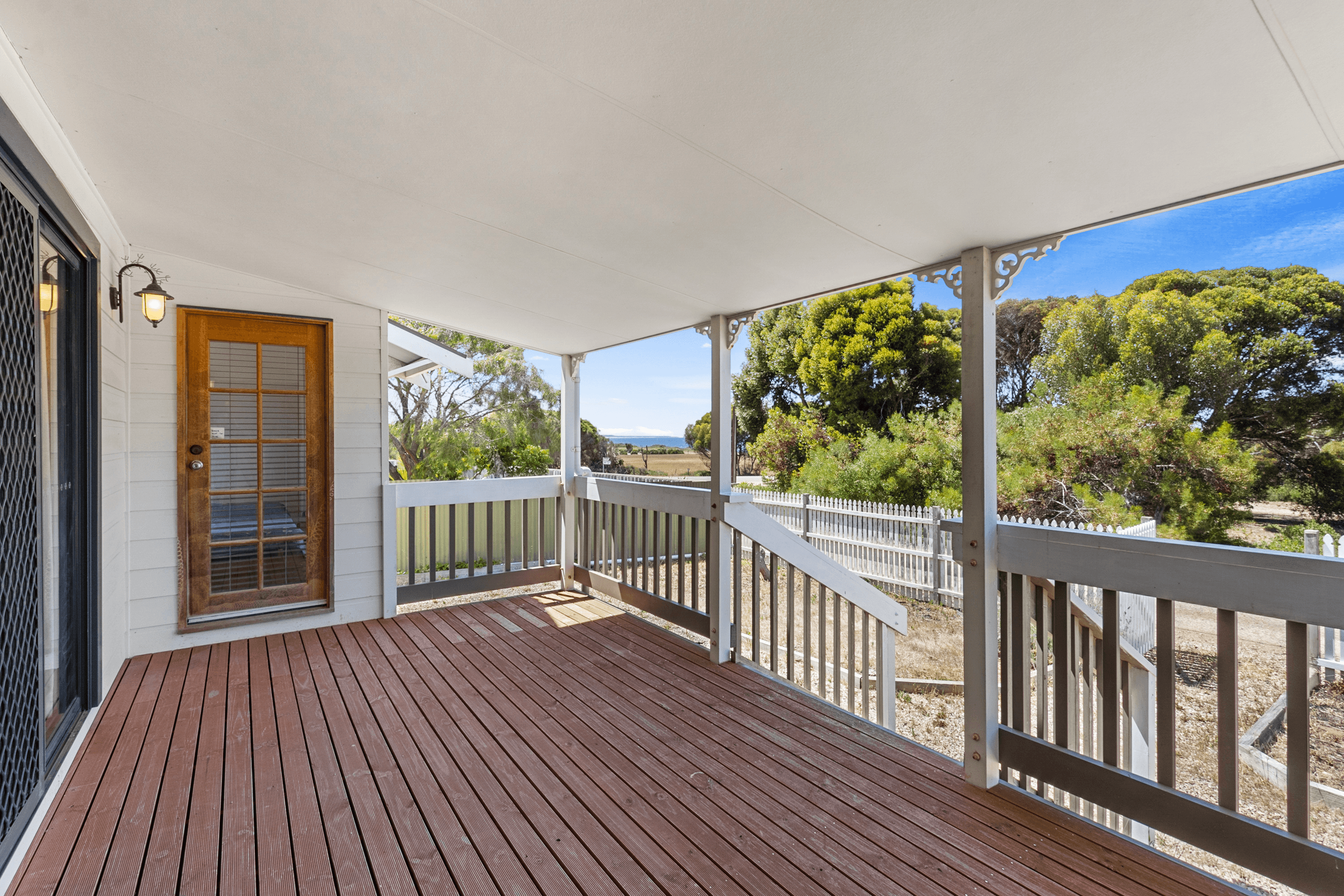 4 The Esplanade, PORT MOOROWIE, SA 5576