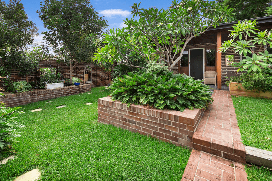 10 Folkestone Parade, BOTANY, NSW 2019