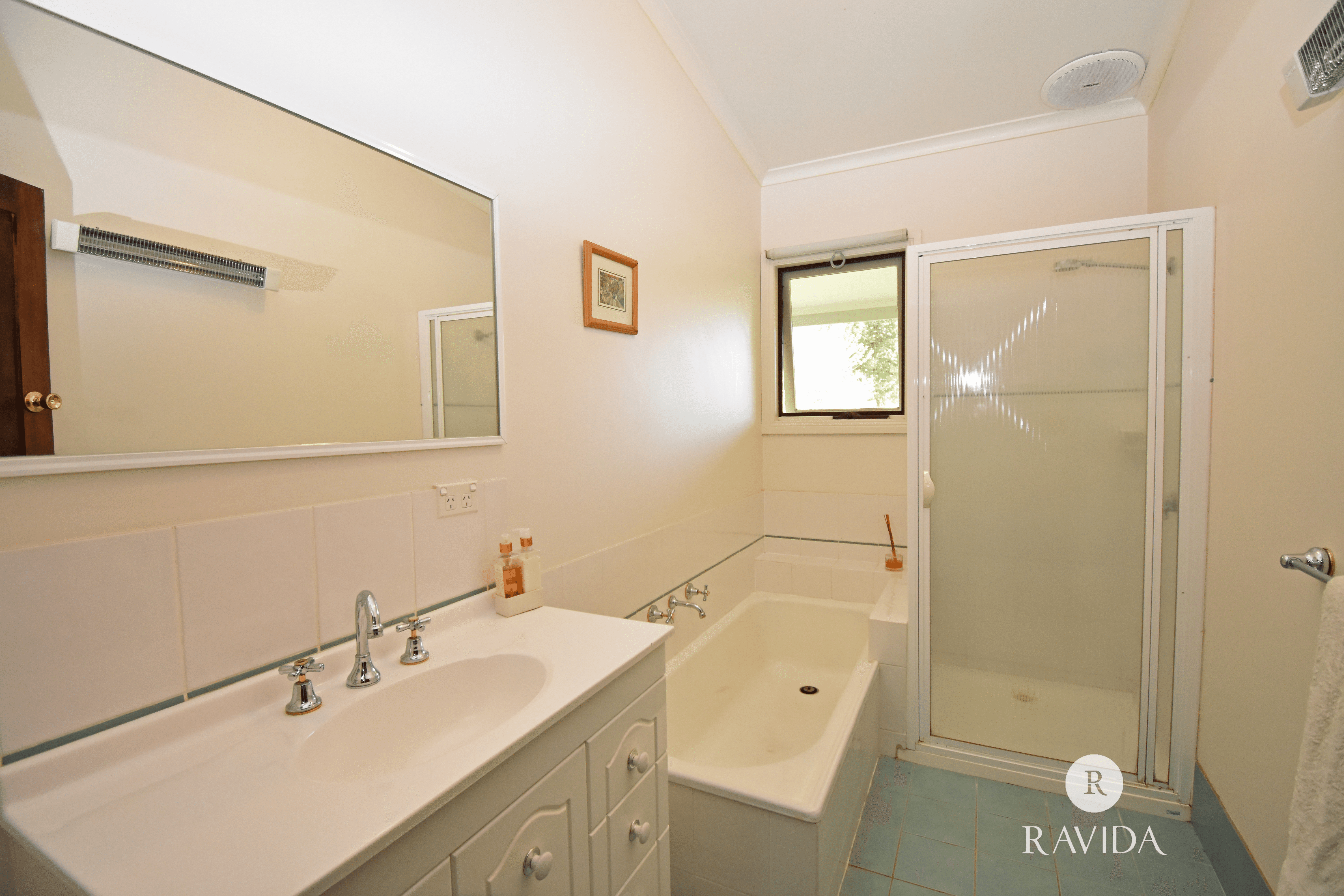 3984 SNOW ROAD, WHOROULY EAST, VIC 3735