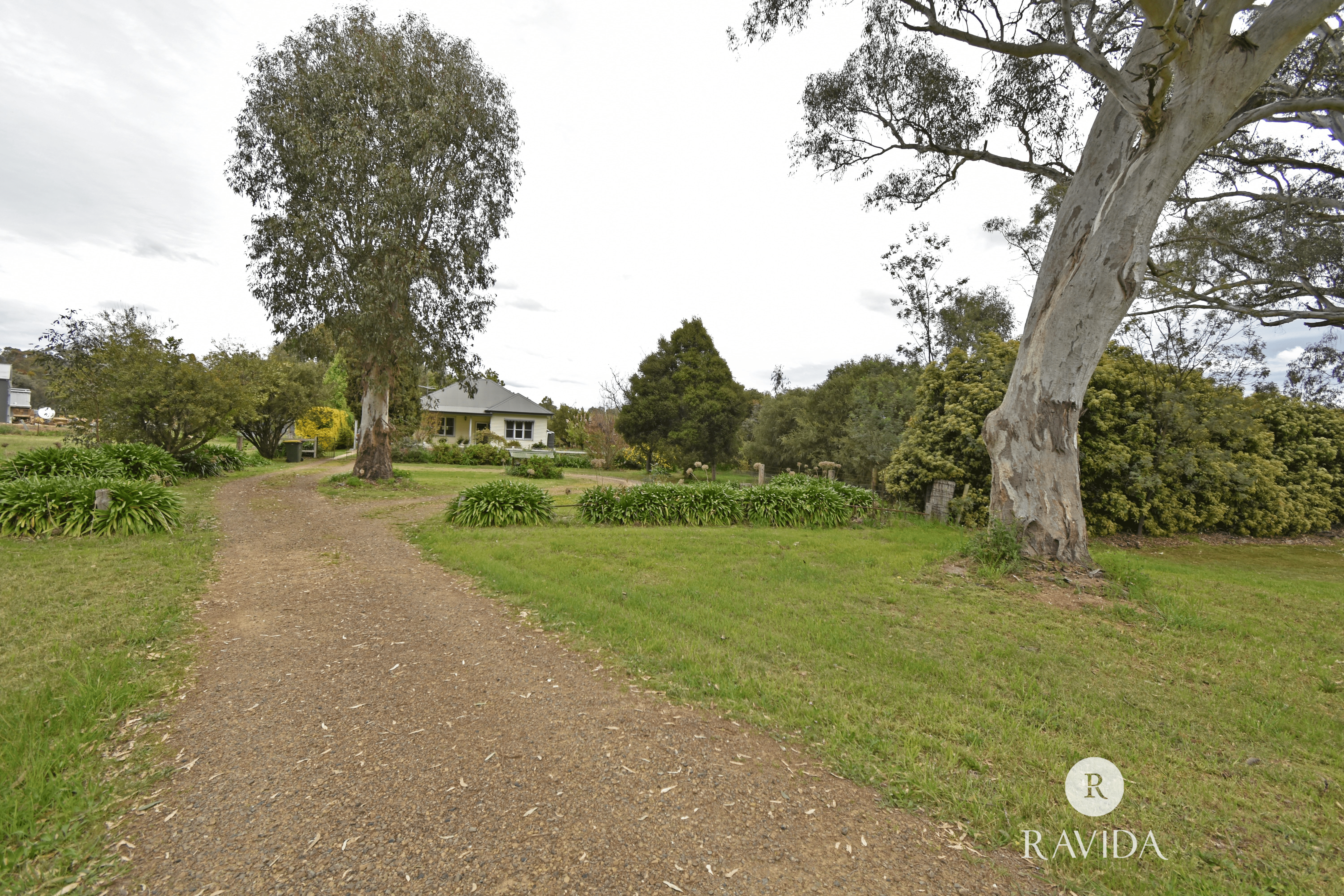 3984 SNOW ROAD, WHOROULY EAST, VIC 3735