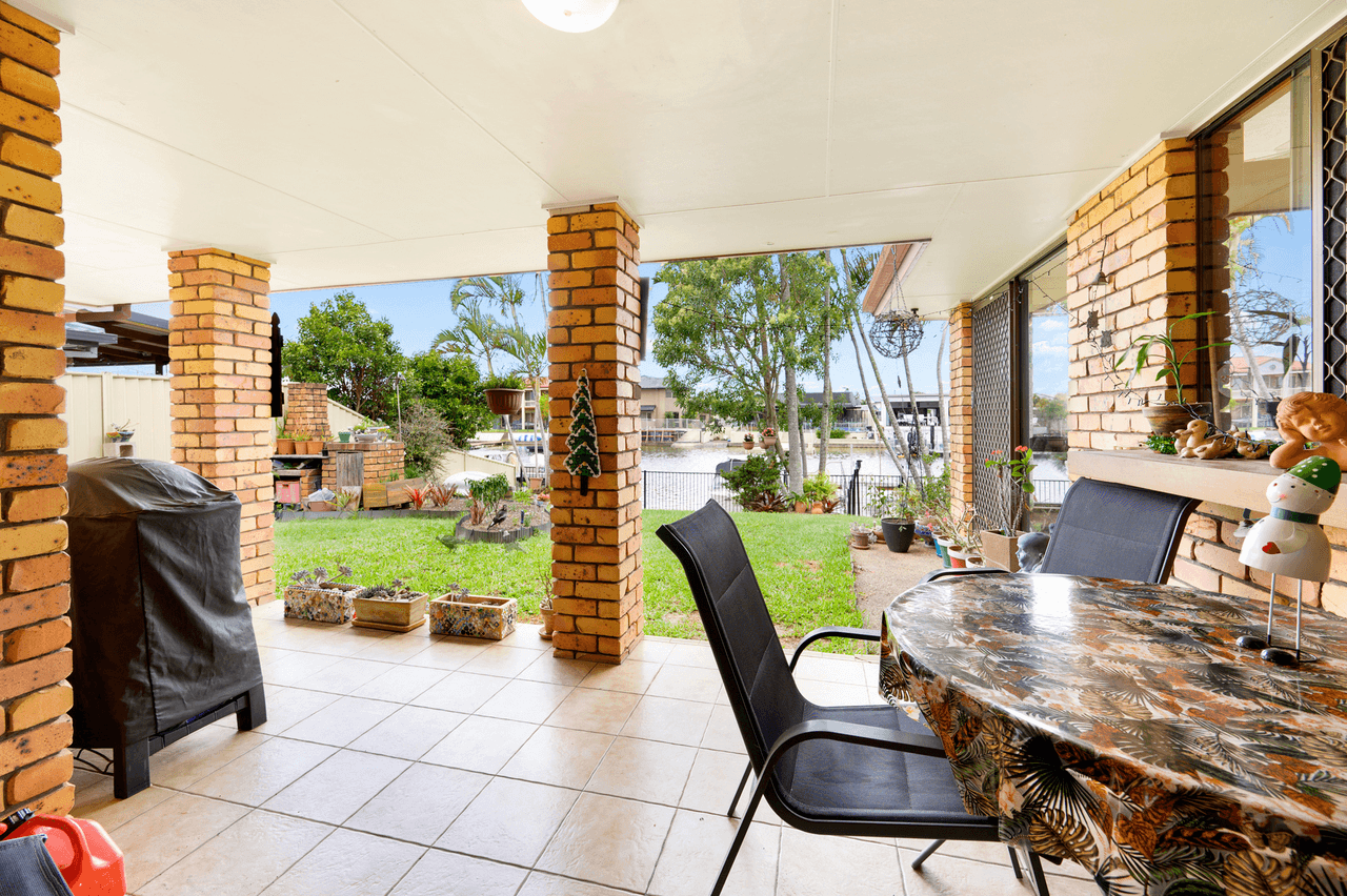 29 Seaspray Street, PARADISE POINT, QLD 4216