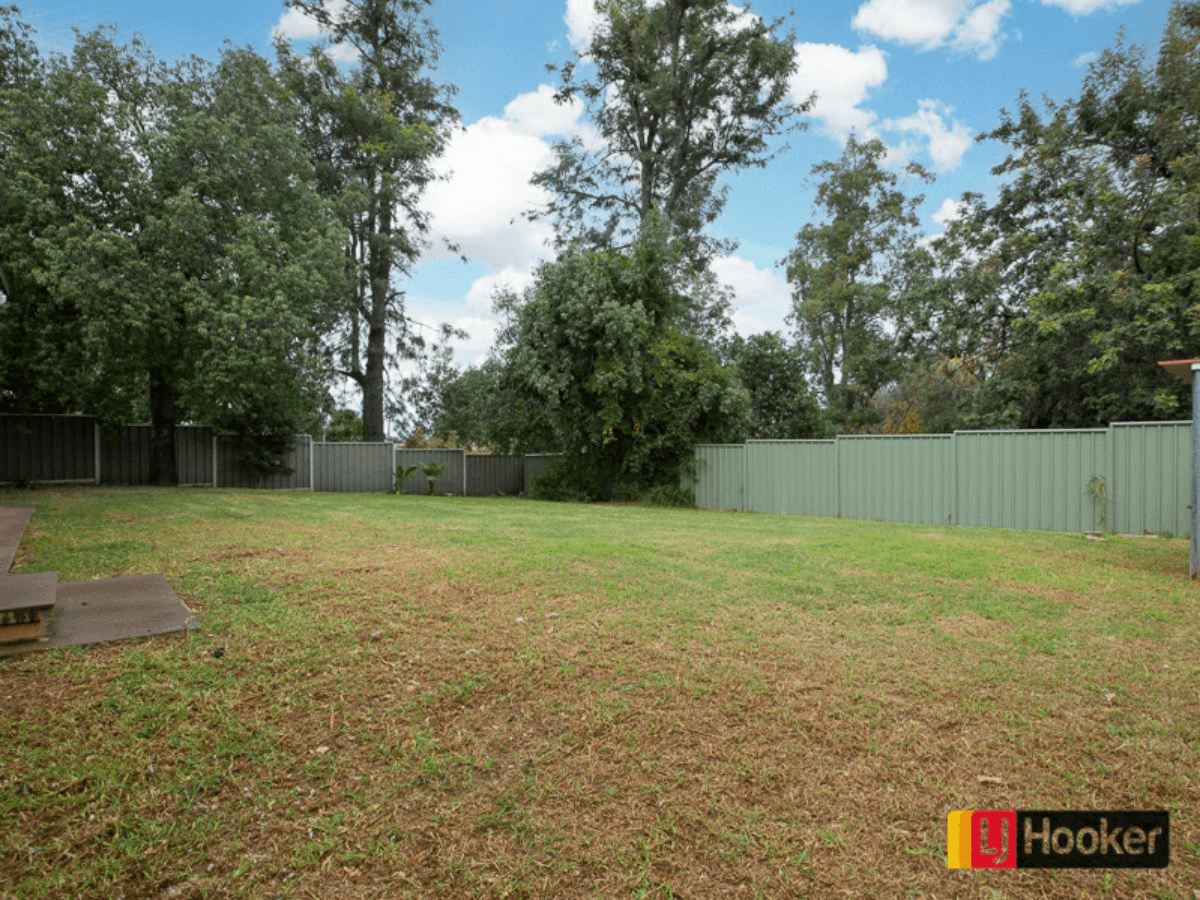 111 Manilla Road, OXLEY VALE, NSW 2340