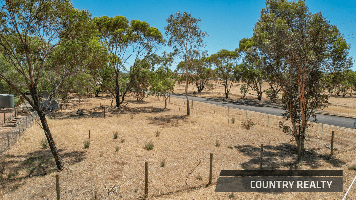 65 Muluckine Road, Northam, WA 6401