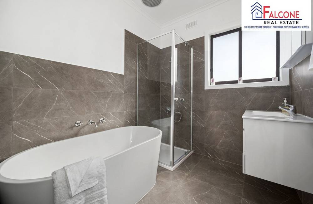 1/2 George Street, St Albans, VIC 3021