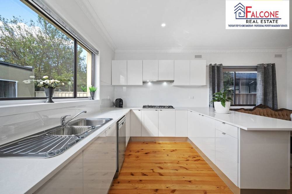 1/2 George Street, St Albans, VIC 3021