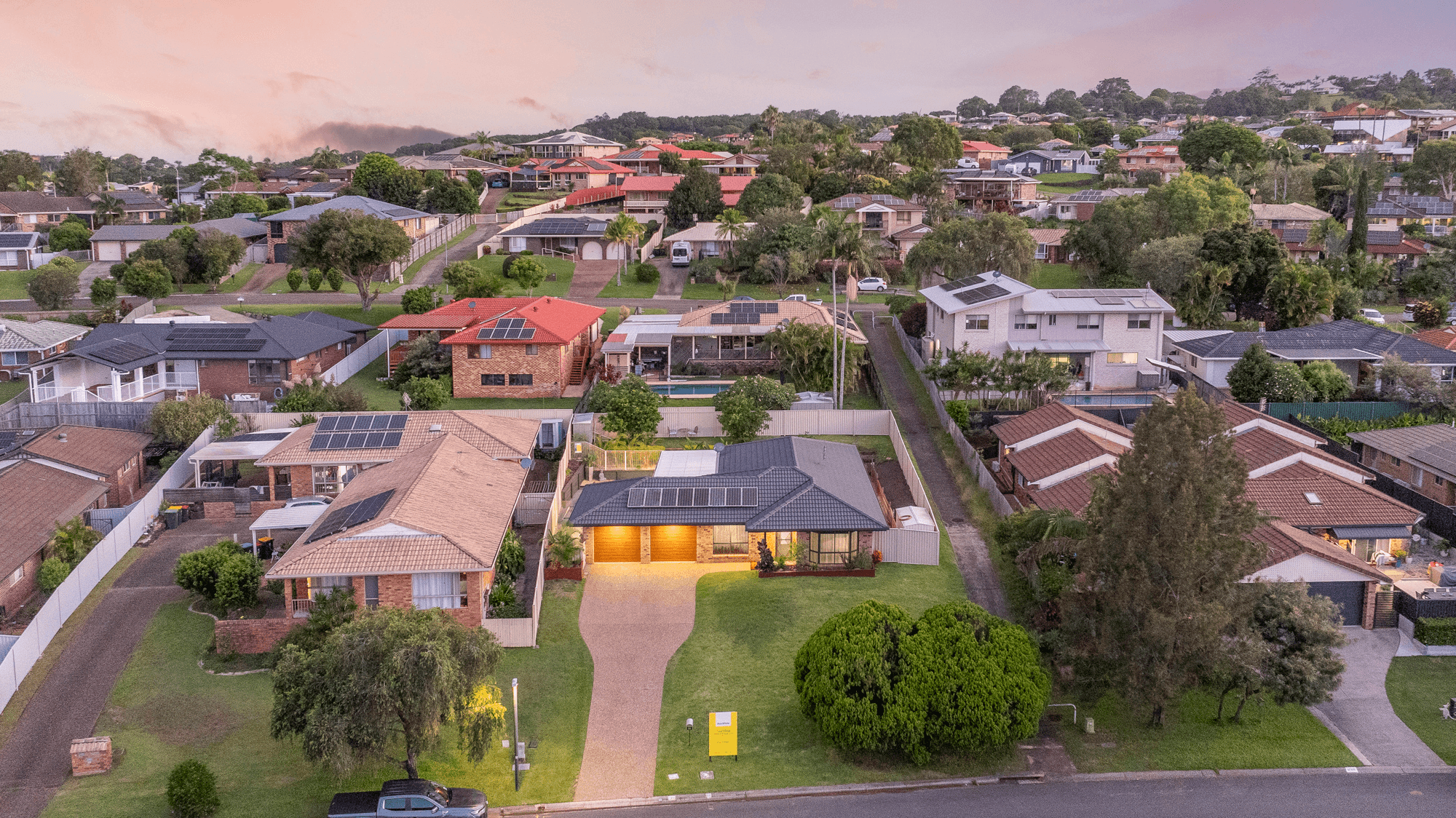 37 Amaroo Drive, BANORA POINT, NSW 2486