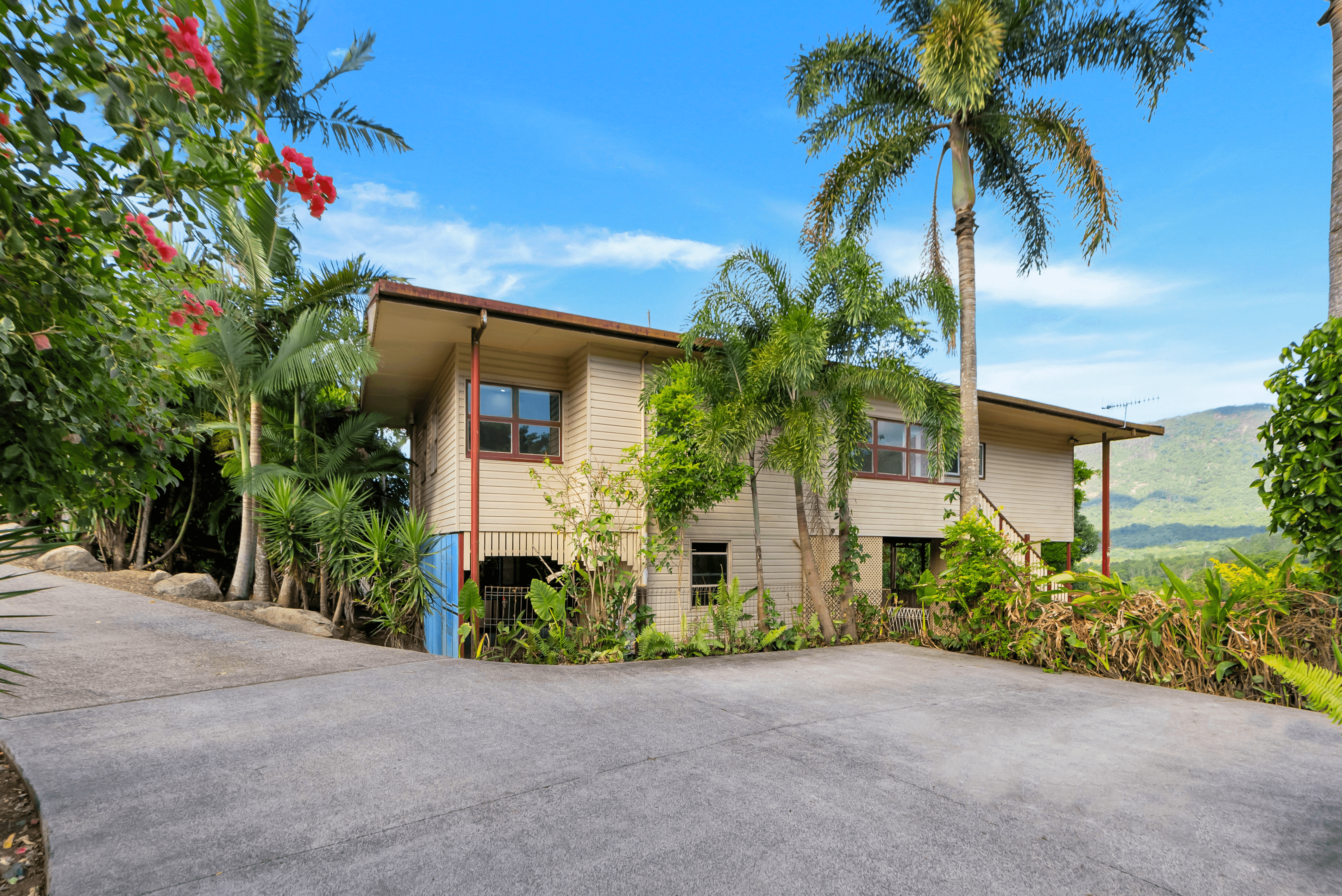 25-27 Golden Street, GOLDSBOROUGH, QLD 4865