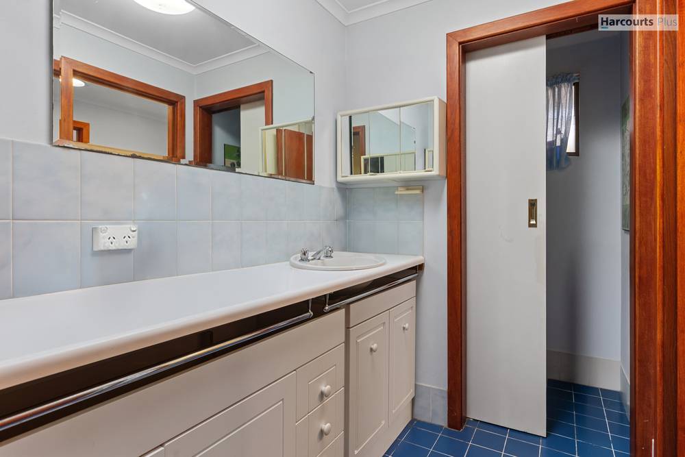 28 Bounty Road, HALLETT COVE, SA 5158