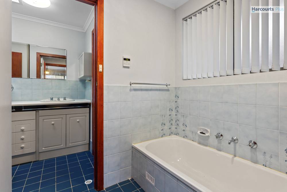 28 Bounty Road, HALLETT COVE, SA 5158