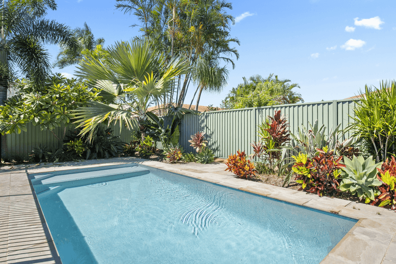 14 Auk Avenue, BURLEIGH WATERS, QLD 4220