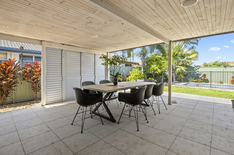 14 Auk Avenue, BURLEIGH WATERS, QLD 4220