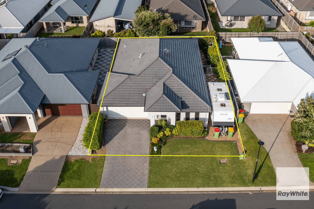 6 Kiama Circuit, THORNLANDS, QLD 4164