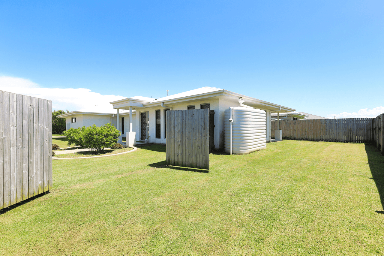 8 Westaway Crescent, ANDERGROVE, QLD 4740