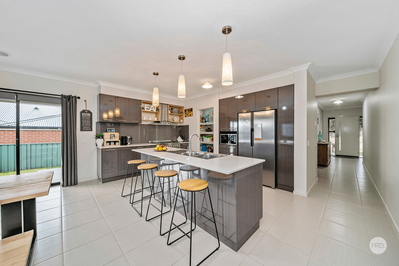 8 Jasmine Rise, KANGAROO FLAT, VIC 3555