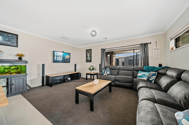 8 Jasmine Rise, KANGAROO FLAT, VIC 3555