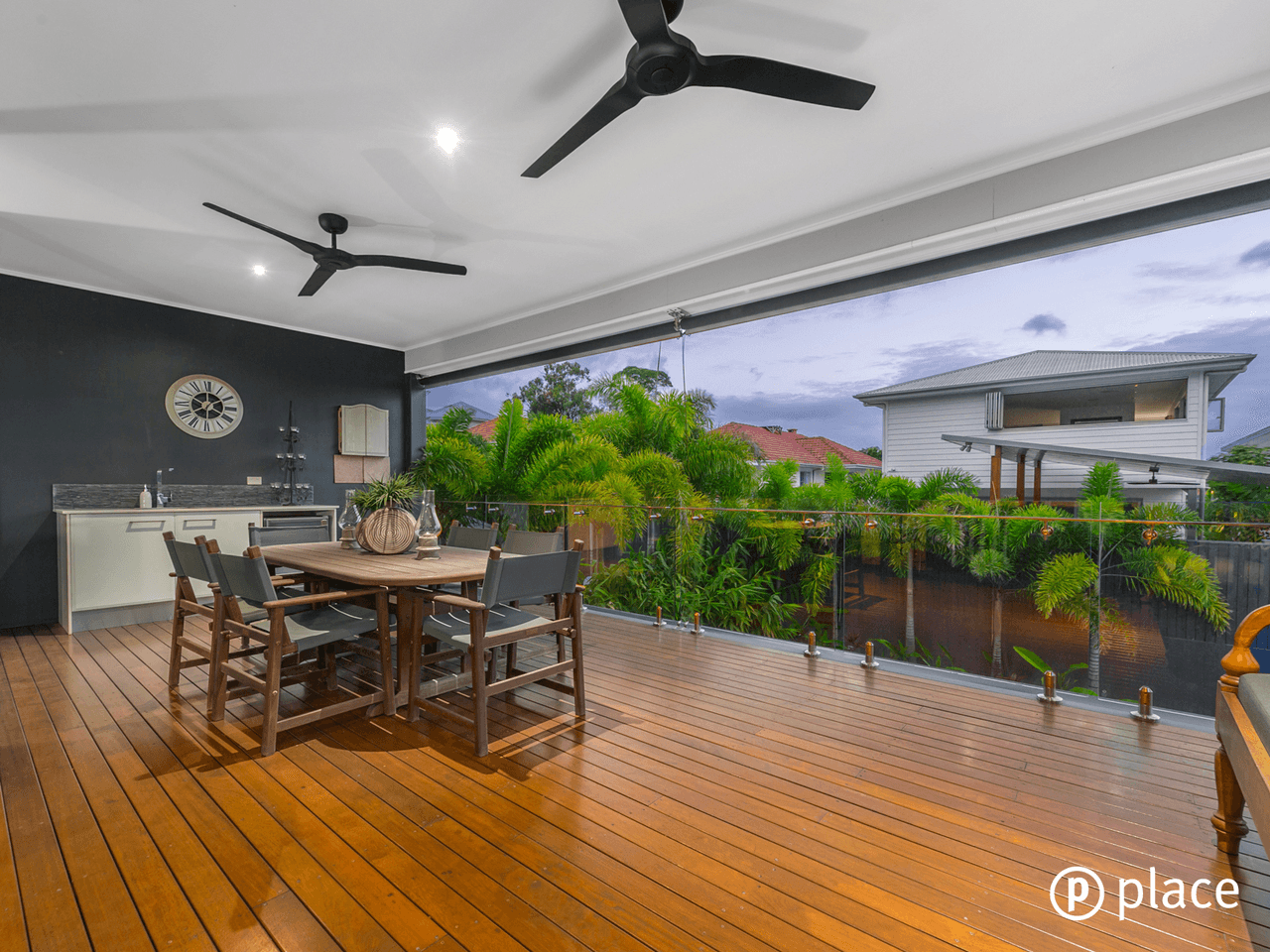 13 Sydney Avenue, CAMP HILL, QLD 4152