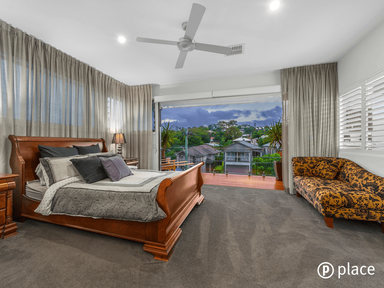 13 Sydney Avenue, CAMP HILL, QLD 4152