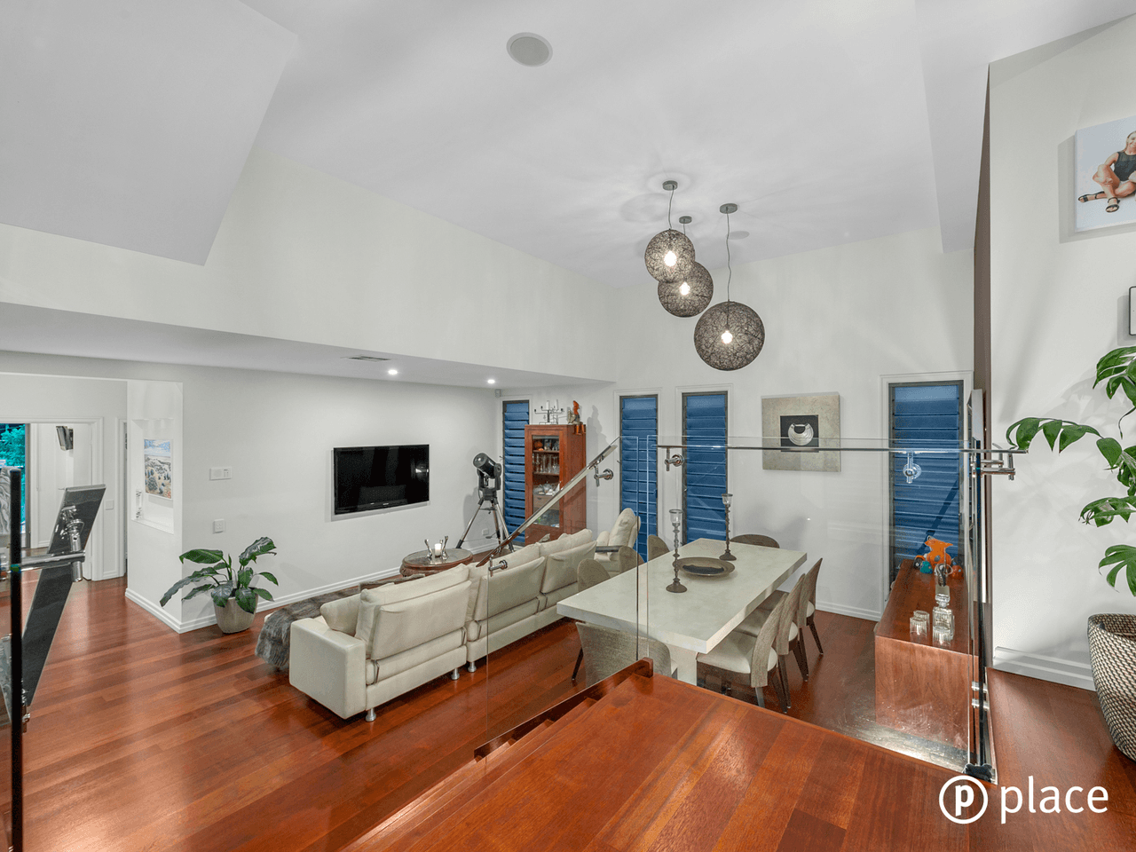 13 Sydney Avenue, CAMP HILL, QLD 4152