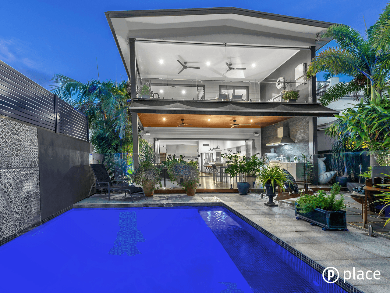 13 Sydney Avenue, CAMP HILL, QLD 4152