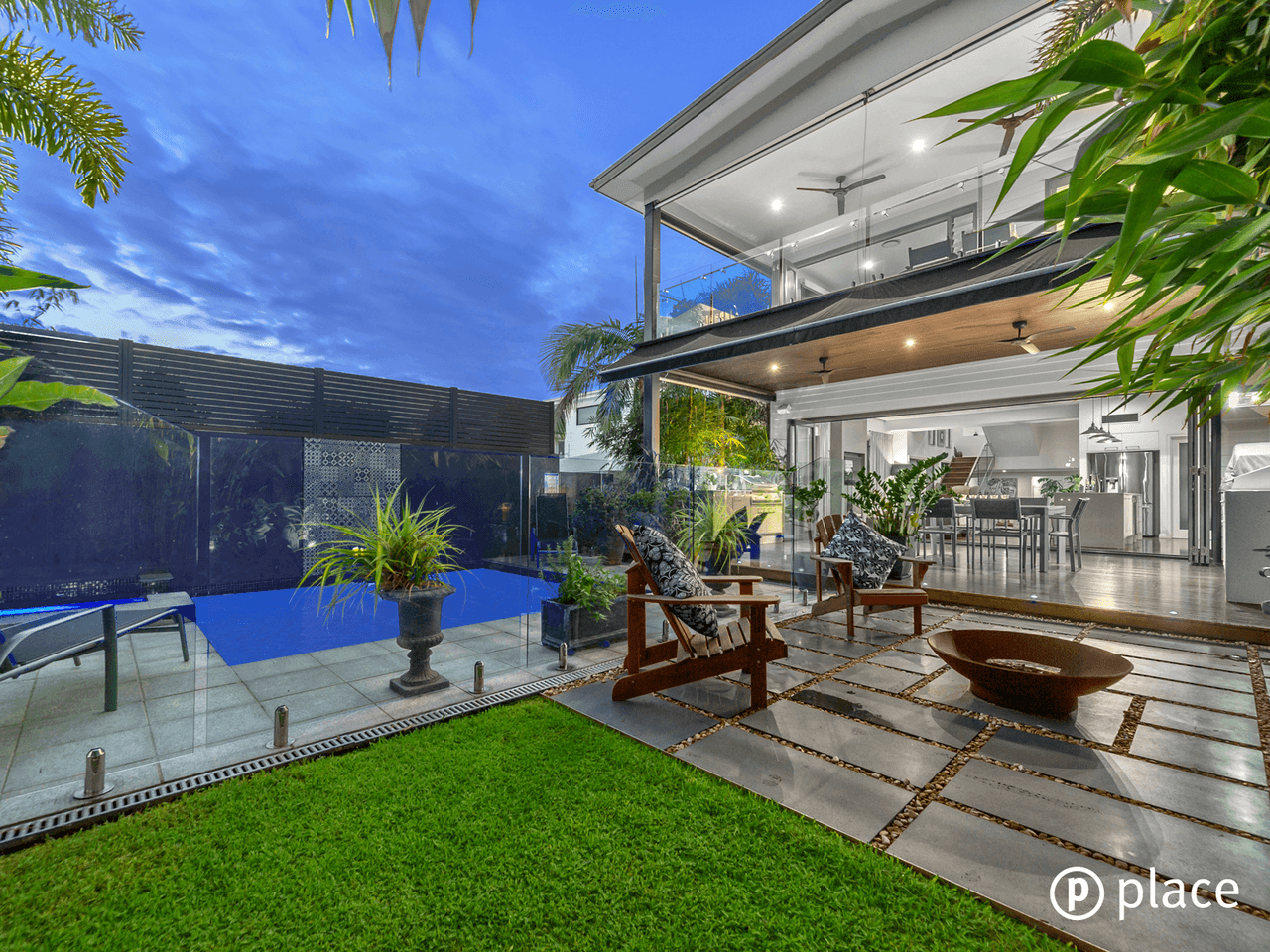 13 Sydney Avenue, CAMP HILL, QLD 4152