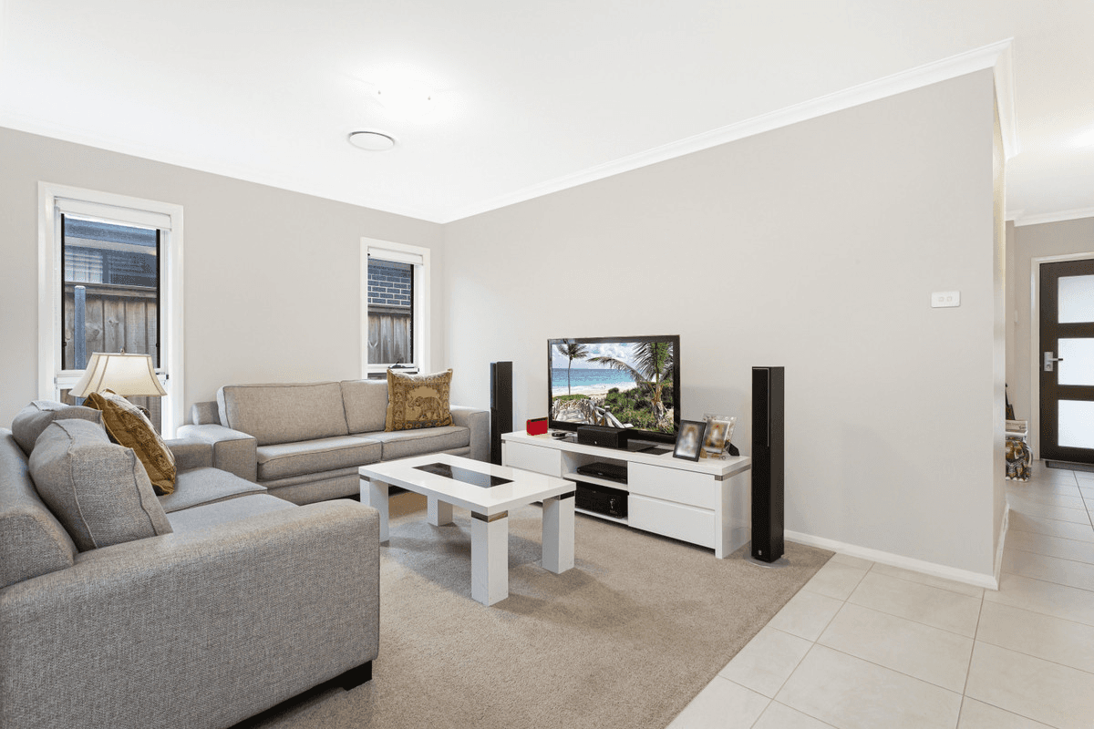 79 Gledswood Hills Drive, Gledswood Hills, NSW 2557