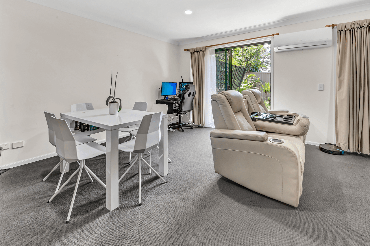 7/18  Doyalson Place, HELENSVALE, QLD 4212